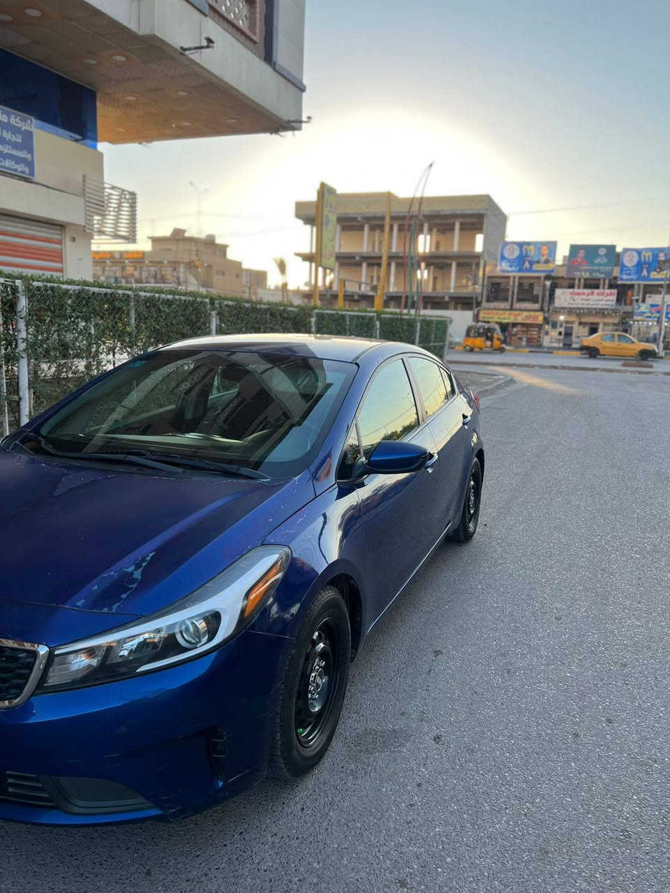 السلام عليكم فورتي امريكي موديل 17 محرك 2000 دوش ضربه بالخارج القبق مال جنطه بدون دواخل وبيها ثلاث قطع كلير السعر 108 وبيها مجال مكانها بغداد  الرقم ***********
