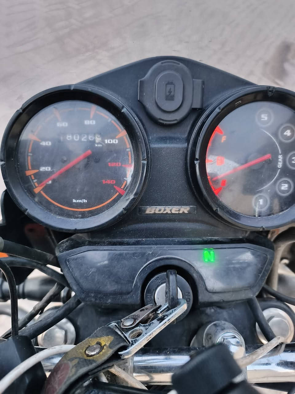 السلام عليكم بوكسر للبيع موديل ٢٠٢٣ دراجه بعدها جديده دراجه أسمي تحويل ثاني يوم هزه جديده سعرها 2مليون و٦٠٠ بيها مجال للشراي دراجه جديده معنه كلمه العنوان بغداد الغزاليه هاذ رقمي ***********
