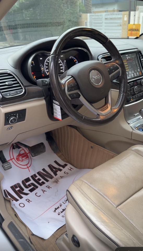 ول مواصفات
جكات 
تدفئة تبريد كشان الخلفية والامامية 
جنطة كهرباء 
قطعتين تبريد 
ويل 20 
ثلاث شاشات 
وكالة ليث العبيدي 
ماشية 85 الف كيلومتر 
بيهة كارت اثر شخط والباقي مكفول كفالة عامة 
اي استفسار هذا الرقم ***********
