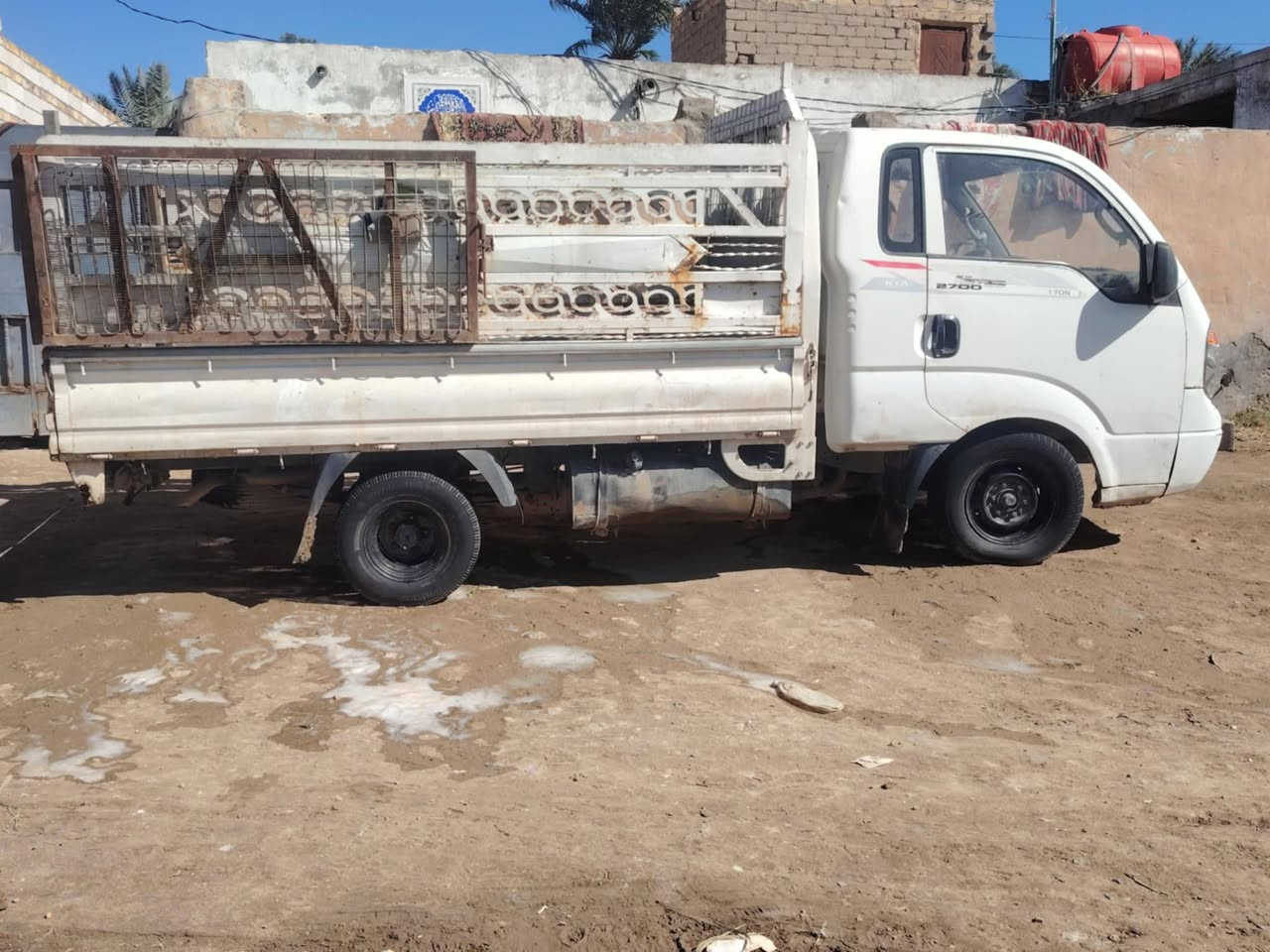 سلام عليكم كيا حمل البيع رقم بصره موديل 2011بسمي مشروع وطني مداور ثاني يوم مكان الديوانيه الحمزه الشرقي تصال على الرقم ***********
