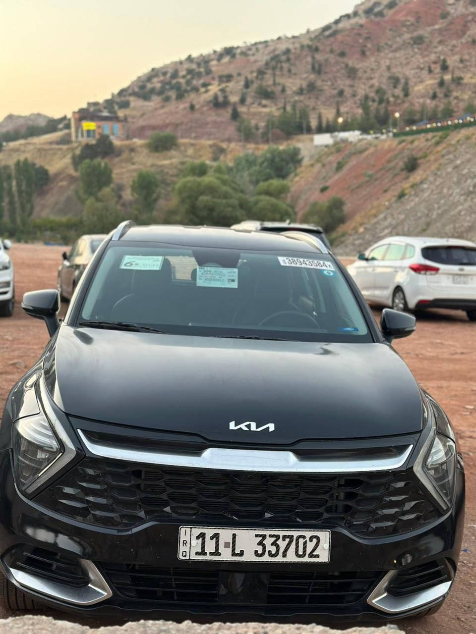 🚗 للبيع: كيا سبورتج 2024 – وارد امريكي
📍 مكان السيارة: بغداد – الدورة
📞 للتواصل: ***********
💰 السعر: 205ورقة 
📊 المسافة المقطوعة: 25.500 m
🛠️ المحرك: 4 سلندر 2500

⚙️ المواصفات:
• فول مواصفات عدا فتحة السقف
• بصمة تشغيل + تشغيل عن بعد
• مقاعد أمامية كهرباء مع تدفئة
• شحن تايب C بالكشنات + شحن وايرلس
• شاشة كبيرة
• كاميرا خلفية دوارة 
• حساسات 
• تبريد قطعتين
• درايف مود – أوتو هولد – نظام منحدرات
• هاند بريك بصمة
• الگير عدة قيادات 
•توقف المفاجئ امامي خلفي وجانبي ⁠   
كير ومحرك و كشر و صدر امامي خلفي كله مكفول 
دوشمة جلد 
تغليف الابواب مع الدواسات مع الستيرن 
الملحقات ..
1- قاعدة فيت بم اصلية كامله مع الفيت بم
2- عدة السيارة كامله 
3- كار بلي هدية للمشتري
السيارة ما بيها نقص ولا ربع دينار تحط عليها 
⚠️ أضرار السيارة:
• صبغ الجاملغ الأيمن
• تعديل بسيط على البارد في البنيد

📌 تفاصيل إضافية:
• رقم السيارة بغداد الدولي الجديد
• باسم المالك – تحويل مباشر
