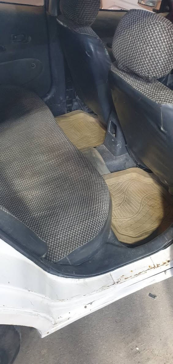 دايو لكنزه سعر مناسب 27$
 رقم بابل دولي الجديد سنويه عظم نهاية ٢٨ 
مصبوغه عام بدون حادث 
بيها شويه خياس مكات قليله بالباب الخلفي
كير عادي تخم تاير جديد صار ١٠ ايام من شديته باتري جديد كهربائيات كولها شغاله
تبريد عاطل سياره نصبه حلوه احلى من الصوره
***********
