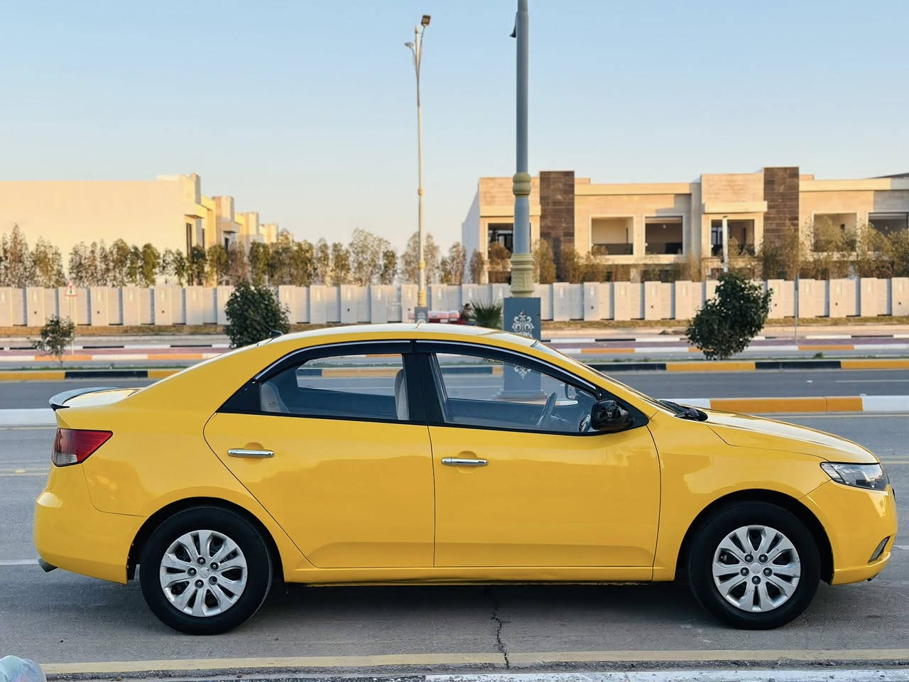 السلام عليكم للبيع سيراتو مديل 2010 السعر 82 وقابل التفاوض وارد خليجي مكفوله كفاله عامه من كلشي شرط السونار الاستفسار *********** السياره جديده وحلوه سنويه الغايه 2028 الانتهاء مشروع وظني مصفره هيئه  وغرامات مكينه وكير مكفولات حداديه جديده ومكينه جديده مكينه 1600 دوش دكشن عالي مكاني كربلاء المقدسه
