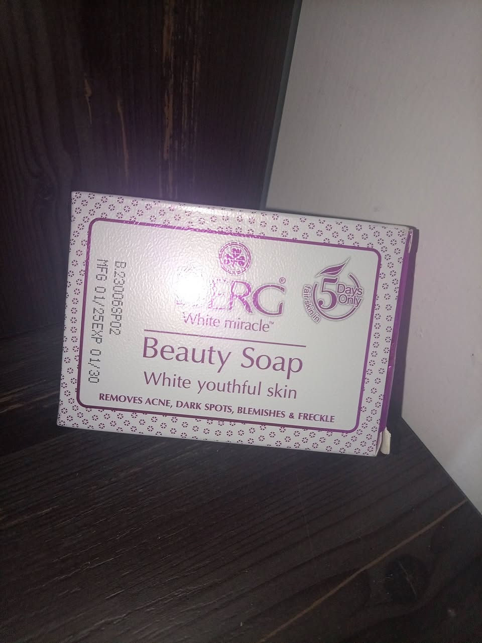 لبشرة شابة بيضاء ويزيل البقع الداكنة وحب الشباب والنمش
2000
توصيل بسماية


**إذا كنت صاحب هذا الإعلان وتريد حذفه لأي سبب، رجاءا أرسل رسالة إلى الدعم الفني**