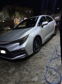 للبيع كورلا ٢٠٢١ وارد امريكي فقط بانزين فول مواصفات فتحة بصمة محرك ٢٠٠...