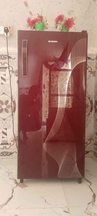 ثلاجه باب واحد • نظيفه • بالشطره