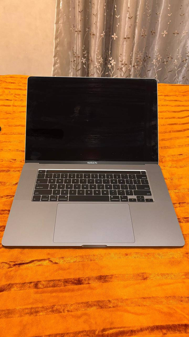 ماك بوك ٢٠١٩
لون سلفر (رصاصي) 

i7 

32gram 

1tb 

تشتغل بس معلكة

السعر 500 الف دينار نهائي

***********

واتساب فقط

حي الجامعة
