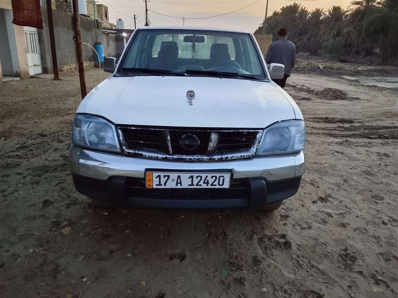 للبيع نيسان 2012 محرك مكفول شاصي مكفول بيها بارد قليل بالجاملق وبلبدي رقمها انكليزي مثنى سنويه ل 2030 اتصال ***********
