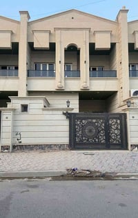 حي الضباط • ١٣٣م • واجهة حجر