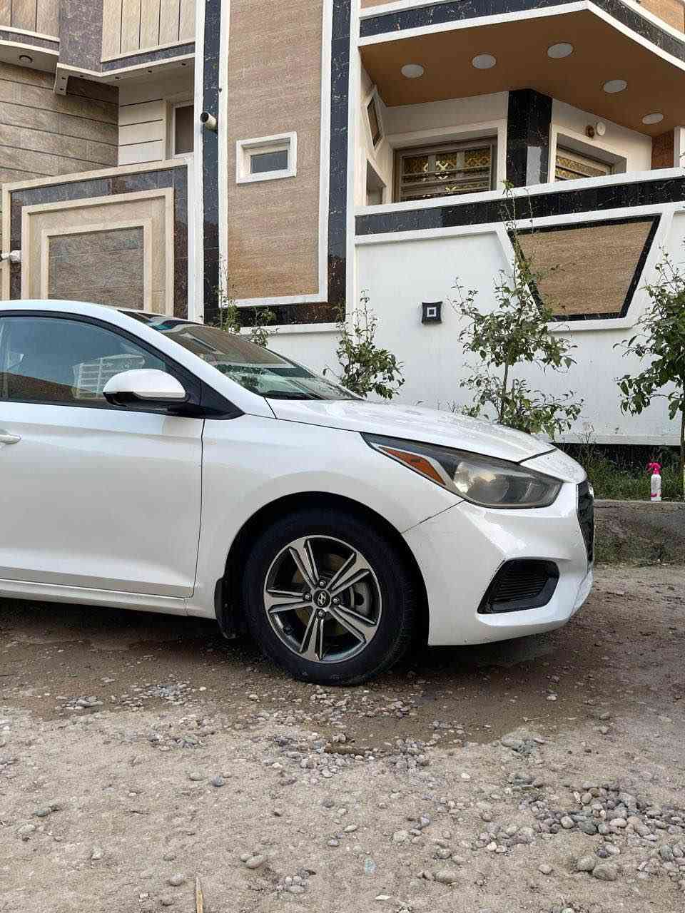 اكسنت موديل 2020امريكي 
▪️اللون ابيض 
▪️ضررها راس البنيد وجاملغ ايمن صبغ فقط
▪️ماشيه79 فقط
▪️تحكم ستيرن 
▪️ثلاث انظمه بالگير سبورت/ايكو اقتصادي/عادي
▪️السياره تبريد وكير ومحرك 8نوزل المرغوب مكفولات
▪️مكفوله من الشاصي وولغد 
▪️رقم بغداد  
▪️السياره جاهزه من كلشي 
▪️السعر اتصل او خاص
 ***********/*********** الكورك بيه واتساب الفلوجة, الأنبار
