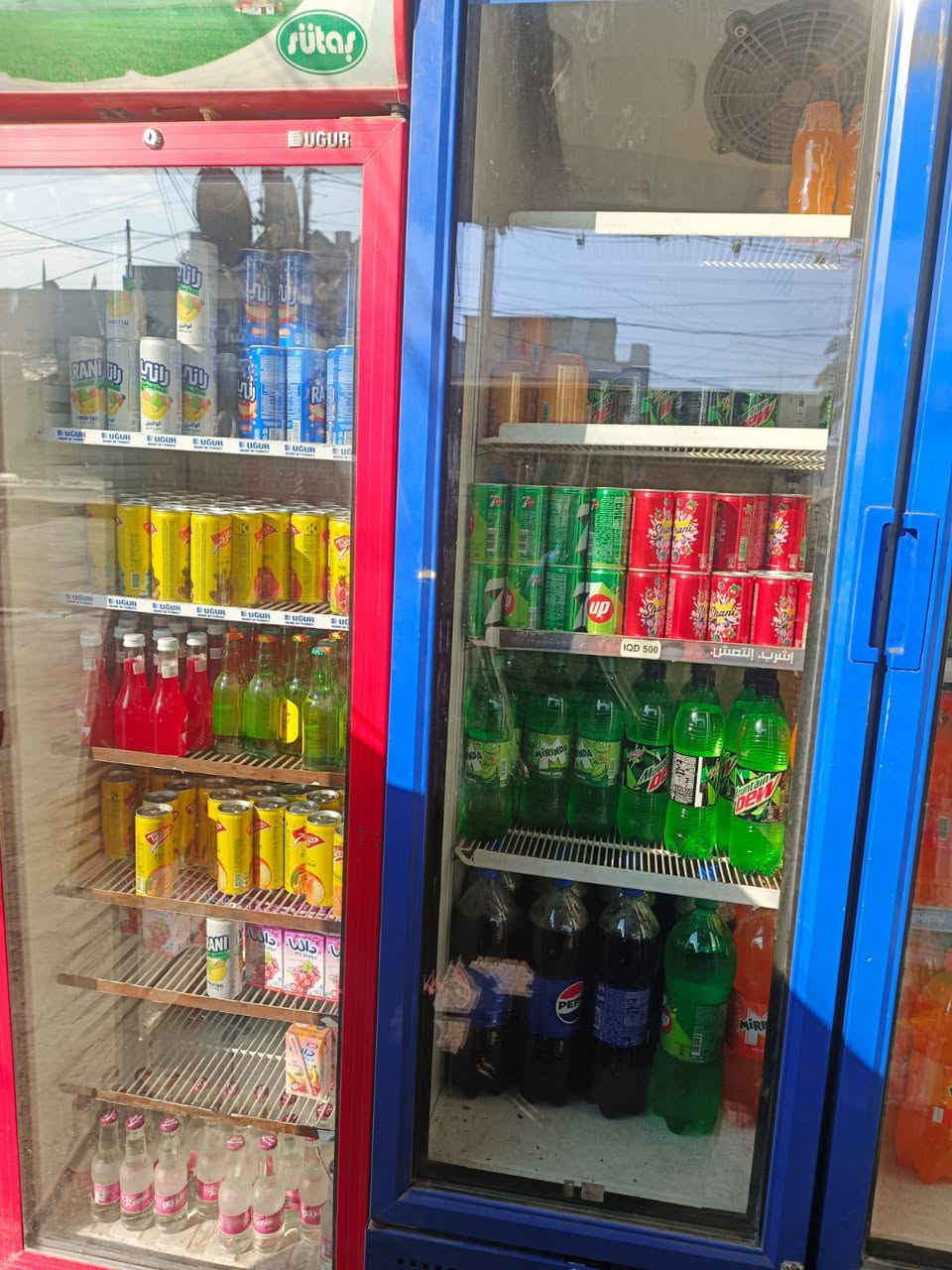 اسواق للبيع ركن بيها كبنك ع فرع وعلى شارع العنوان (شارع دور العريض قرب مدرسة المحمره وشارع مدارس مجاور جامع ابو حامد)
تحتوي على 
(سبلت+كونفرا ٢+٨ عارضات -٢مال شركه-٥مجمدات- ١مال شركه+سلات جباس كاملات موجوده اني مسويهن كراتين +و.... )
اسواق شغاله وخير من الله 
سبب بيع مكاعد اكدر بين وظيفتي واسواق 
الرقم واتساب موجود (***********)
