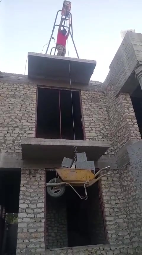 سلام عليكم اخوان يوجد نحاله تصعيد مواد حجر رمل سمنت سيراميك تريدها وحدها تريدها هيه وكوادرها ***********
