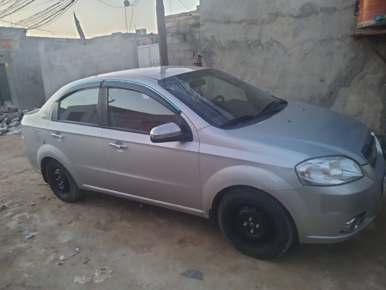 سياره افيو موديل 2011 خصوصي
محرك 1600مسكر الكير اوتماتيك
الحداديه 80/%
السياره مكفوله من الضربة والحادث عده البارد
بيها صبغ بلعتب واالباب السايق 
السياره حلوه خير من الله 
سعرها 63وبيها مجال لطيبين
مكاني النجف الاشرف قرب شارع المدينه 
وهذا رقمي غير متواجد ع الفيس
***********
ملاحضه السياره نمرتها ديالئ مشروع وطني
