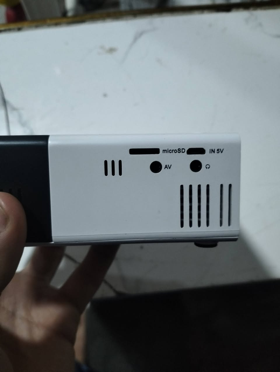 داتا شو جديدة شغالة تشغل اج دي وتكدر تعرض موبايل عليها +USB +SD + AV
تشتغل على محولتها او على شاحنة الموبايل


**إذا كنت صاحب هذا الإعلان وتريد حذفه لأي سبب، رجاءا أرسل رسالة إلى الدعم الفني**