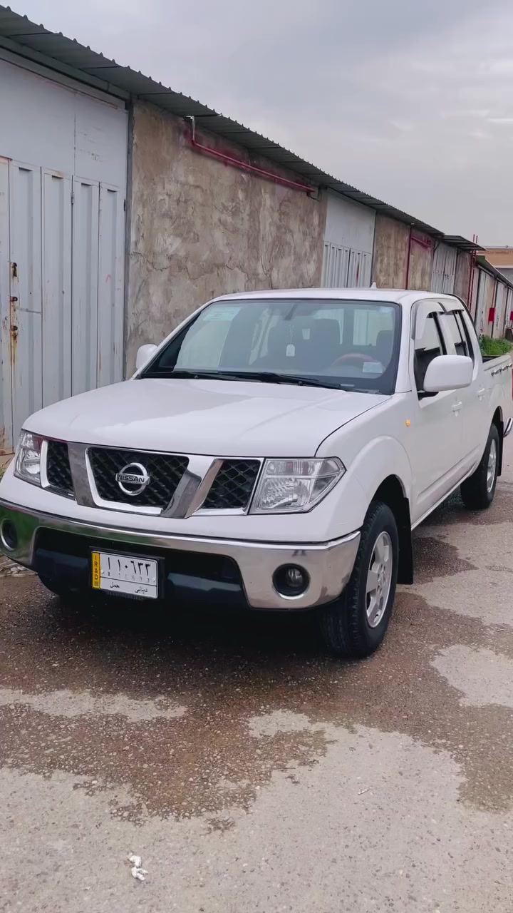 نيسان نڤارا 2010 السيارة جديدة جداً ماشية 145 الف كم مكفولة من الضربة والصبغ والبارد ماعدا مكان صغير بارد الدعامية الخلفية كل النيڤارا ينطخ بهذا  المكان سيارة بلادية محرك بلادي شركة للتواصل الاتصال *********** 
واتس اب ***********
