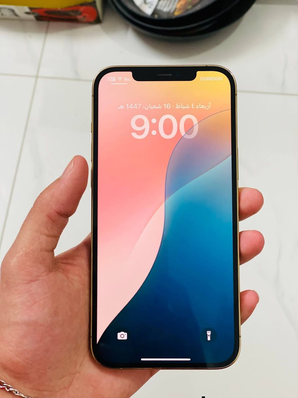 ايفون 12 برو ماكس ذهبي للبيع .
ماستر عربي شرق اوسط 
ذاكرة 128 گيگه البطارية 100 %
 غراضه كارتون وكيبل شحن وكفر 
 مبدل شاشه أصلي فيس ايدي شغال كله شغال جهاز 
 السعر 275 الف قفل بدون معامله 
شراي اتصل على الرقم او عل واتس اب 

‏‪0789 080 7570‬‏
