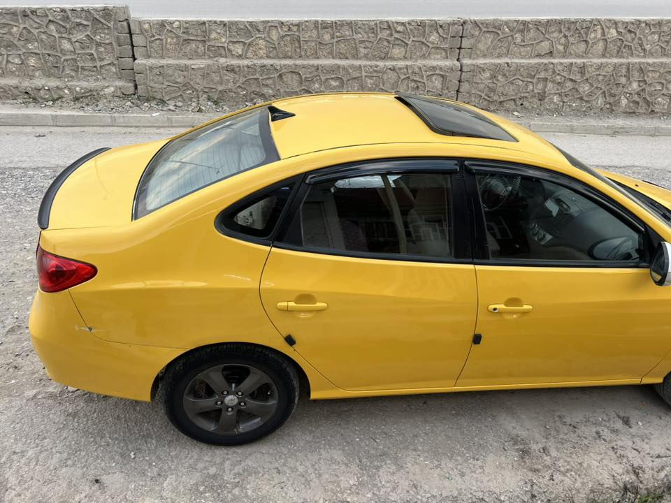 للبيع النترا تكسي 2011 سياره بيها تلقيطات معجون وجاملغ خلفي مبدل فقط شرط التحويل كابون بانزين رقم بغداد جديد. 
***********
***********  السعر 113
