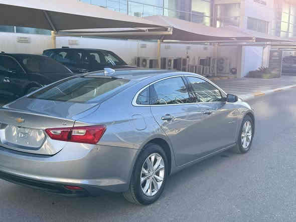 شوفليت ماليبو ٢٠٢٣
(السعر فقط 113$بيها مجال ).    
***********
‎سةيارةي مواصفات LT يعني شاشة و كاميرة و حساس و شاشة كبير و كوشن هيتةر و كرباء و بسمة و تشغيل عن بعد بيها 
صبغ بيها جمالغ و باب بدون دواخل و بدون ارباك بجم كبس شرط سونار

جاملغ و دةركةي سبوغة بةبي دةواخل و بةبي هيج ئيرباگ تةقينةك
