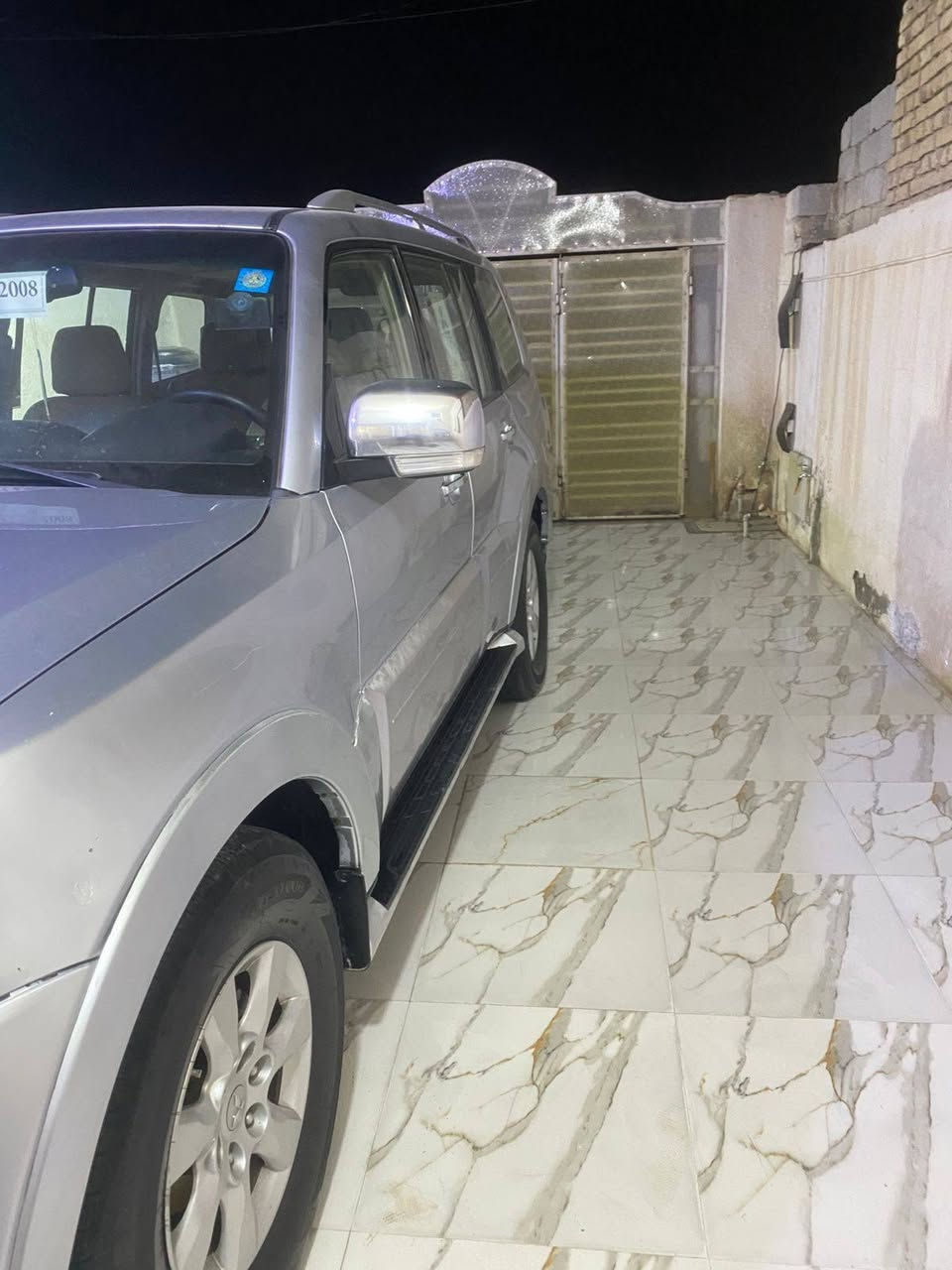 السلام عليكم
باجيرو حبتور موديل 2008
مكفوله كفاله عامه من الصبغ والضربه والشخط 
شرط سونار رقم بغداد مشروع وطني باسمي جاهزه من كير ومكينه وحداديه وتاير 
مكاأن السياره ميسان 
السعر 140 وبيها مجال 
رقم ***********
