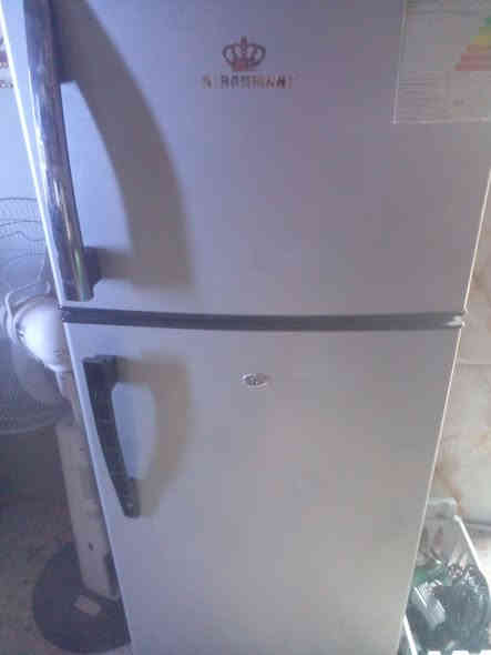 للبيع مجمده وثلاجه ب ٣٠٠ اثنينهن الشراي هاتف بيه وات ساب ***********
