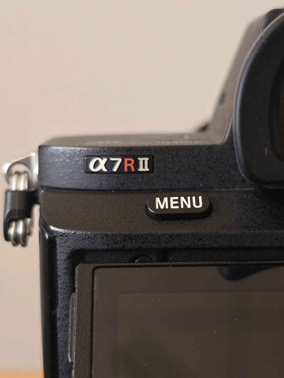 بسم الله 
اقرأ المنشور جيداً 

Sony A7 R2 with 50mm f 1.8 

*سوني آر ٢ مع عدسة ٥٠مم ١.٨ 
*نسبة النظافة %٩٩ 
*عدد الشتر ٤٠ الف صورة (لهذا الموديل يعتبر قليل )
*مامستخدم للفيديو غير كم مقطع قليل جداً 
*ملحقات (قباقات موجودة غير قباق الامامي للعدسة، و هود موجود ، و بطارية واحدة مع شاحن واحد.
*كارتون ماكو .

مليون و ١٤٠ ألف و  قابل للتفاوظ


**إذا كنت صاحب هذا الإعلان وتريد حذفه لأي سبب، رجاءا أرسل رسالة إلى الدعم الفني**