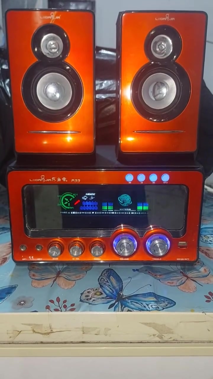 دي جي مضخم صوت مع سماعتين سعر 100 بي مجال نشاء لله ***********
