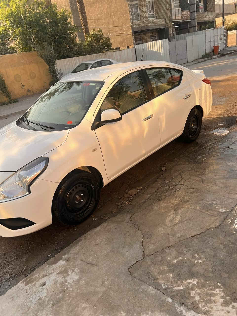 السلام عليكم 
سني هندي باليته زرگه 2021
كفاله عامه كشر ومحرك نضيف جداً بيها ملاحظات بسيطه بالدعاميه فقط ماشيه 72 الف 
اسبير ما نازل 
سويجين 🔑🔑
رقم سليمانيه باسمي
تبريد ثلج تحكم ستيرن حساسات خلفيه 
السعر 114  وبيها مجال بسيط 
مكان السياره بغداد الدوره
(***********1)
