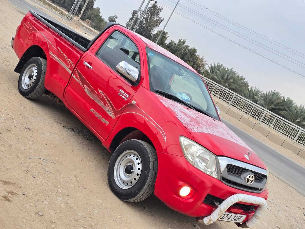 سلام عليكم بيكم هايلوكس موديل 2011 مكفولة كفالة عامه رقم نكليزي سنويه مجدده السعر 125 وبيها مجال اتصال *********** العنوان ديوانية
