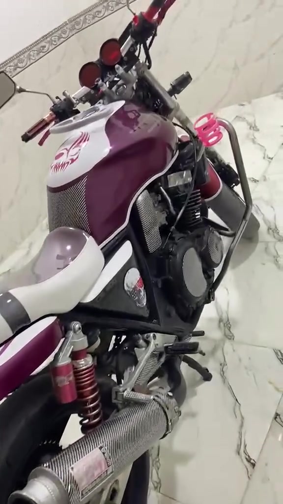 ياالله
هوندا سي بي 4 محرك 400جيل اول16ولف كشر بلادي قطرت صبغ مابيه دراجه فول صالنصا رياضي شرط فصله نار ڱڵـه شغاله مابيه ايي نقص  نشاط ومعدل فول شرط عل3بطناش للبيع او مراوس سعر 12ونص وبيه مجال شعدك دراجه اراوس عادي وفحص وين متريد دراجه مرتبه وجاهزه عل ٱڅڑ مكاني رمادي 5كيلو والمو شراي  لايكسر بيه فدوه للستفسار ***********
