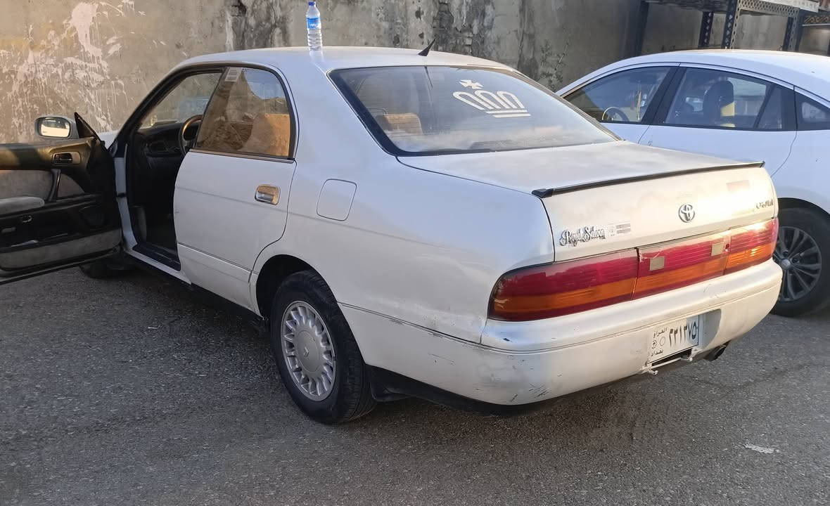 تۆیۆتا کروان بەتە مۆدێل 1993 ،، 
ئاڕمی پلاستیکی سلێمانی ، 33 گەڵا و مەجال ....... 

*********** واتساپ
