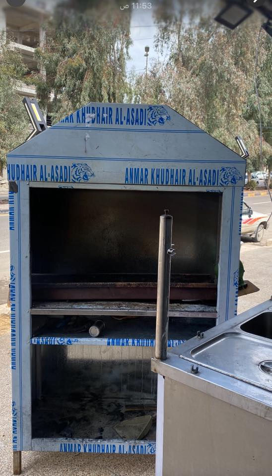 شواية دجاج للبيع 6شياش وماطور شغال وحيل نظيفه بيها طخه بسيطه بالباب فقط قفلها 350
وكباب خانه مستعمل سبوع ب250
***********
