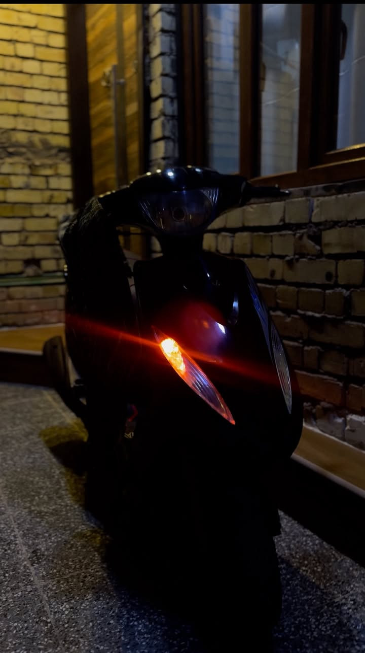 سلام عليكم للبيع🫆 ماكس عدلة 
دراجة مختمة من جميع الأماكن 
مكينة بلادية 49
دراجة  نضيفة  جداا 
عمل شخصي 
***********
واتساب فقط 
السعر  800
وبيهة مجال  مو شراي لا تعامل  دراجة شغالة سلف وهندر ❤️
