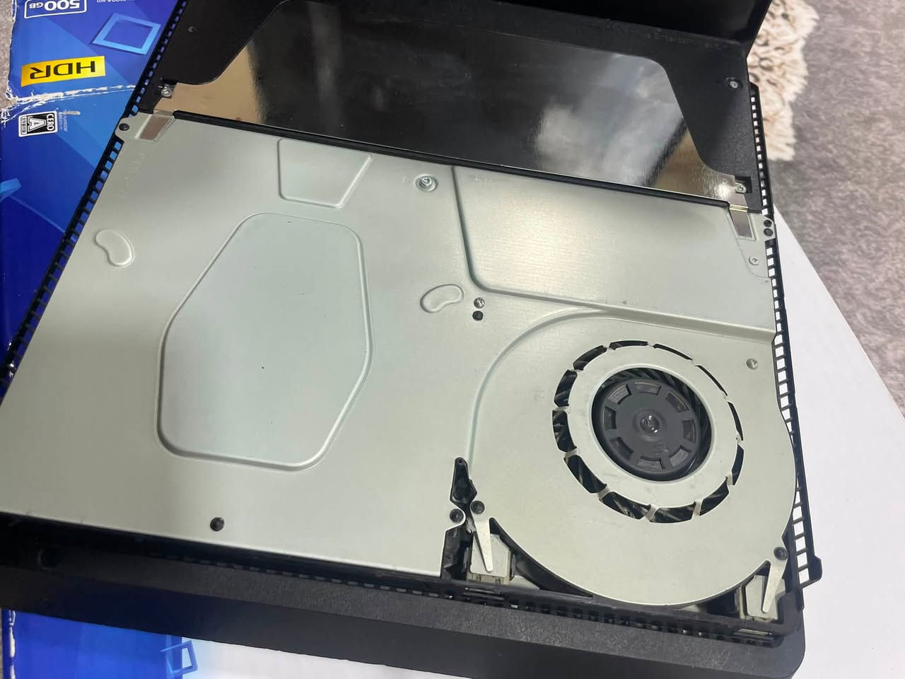 بلي 4 سليم اونلاين نيظام 13.50 مع كل معلقات  مع  500g ومامفتوح.     سعر 215 الاف قفل
توصيل موجود واتساب ***********

