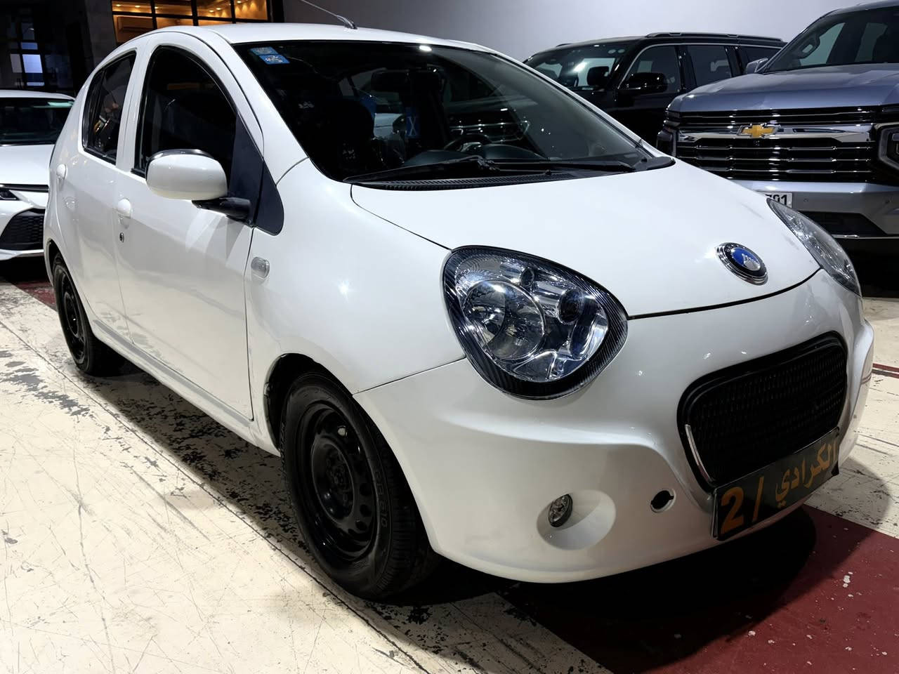 السلام عليكم ورحمت الله وبركاته
للبيع باندا جيلي 
2013
الون ابيض 
رقم بغداد انكليزي 
داخل حمصي 
شاشه جبيره 
كامره خلفيه 
سياره كير صدر محرك مكفول 
مكان السيارة معارض النهضه شركت الكرادي 
الهاتف:***********
السعر 50 ورقه
