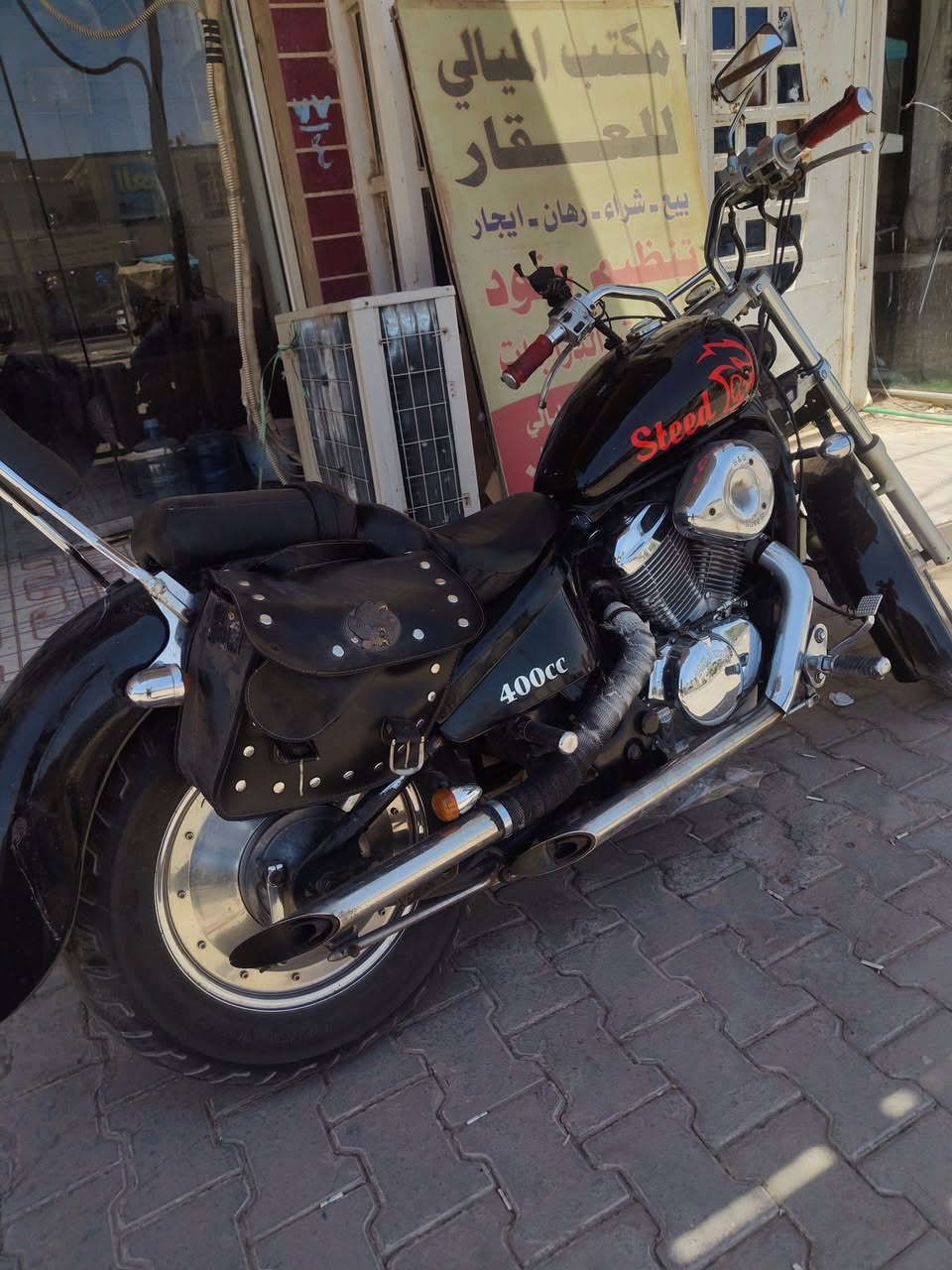 المكان نجف الدراجه مكفوله كير ومحرك ستد 400ccابيع بس مكاتبه الدراجه جديده السعر 1700 وبيهامجال للطيبين
***********
