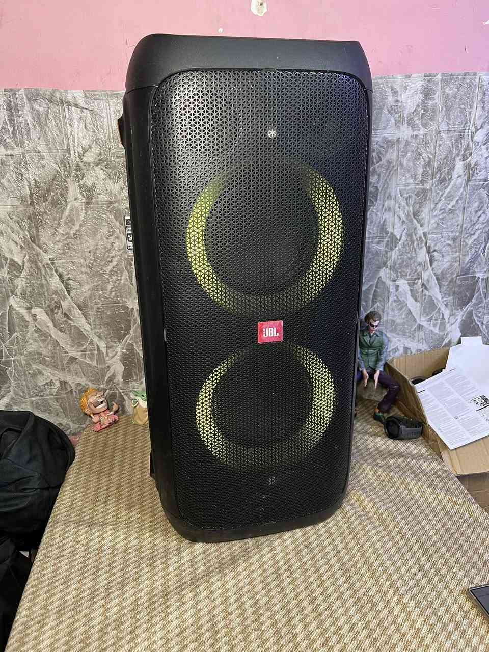 JBL PARTBOX 310 شحن وياه كيبل الشحن فقط
مستخدم نظافه كدامك ضمان سبوع السعر 450 الف توصيل كل العراق للحجز ***********
