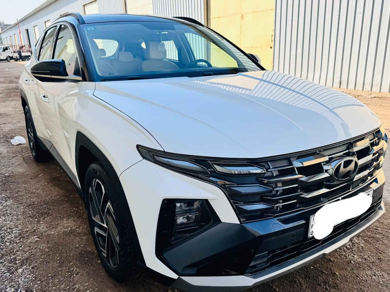 السلام عليكم
توسان موديل 2025     توكلر
رقم بغداد تحويل مباشر 
ماشية 23500 
كفالة عامة من كل النواحي 
مواصفات 
التوكلر معروفه 
مكان السيارة بغداد ش فلسطين 
السعر 238 وبيهه مجال 
***********
