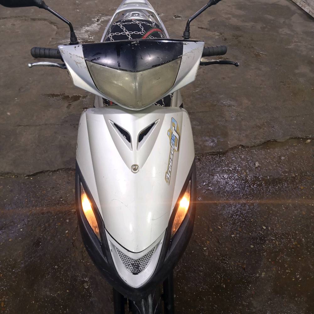 دراجة ماكس ثعلب نضيفة كلشي مابيها كهربائيات كاملة زوج مراية جديدة باتري جديد دبل اشارة كاملة مكملة 