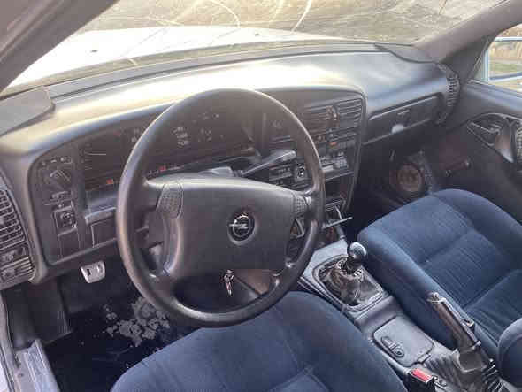 السلام عليكم للبيع اوبل اوميكا استيشن موديل ١٩٩٢ سيارة مناقصها شي جاهزة من كلشي سيارة اصولي واوراقها موجودة سعر ١٩ ورقه وبيها مجال مكانها اربيل رقم***********
