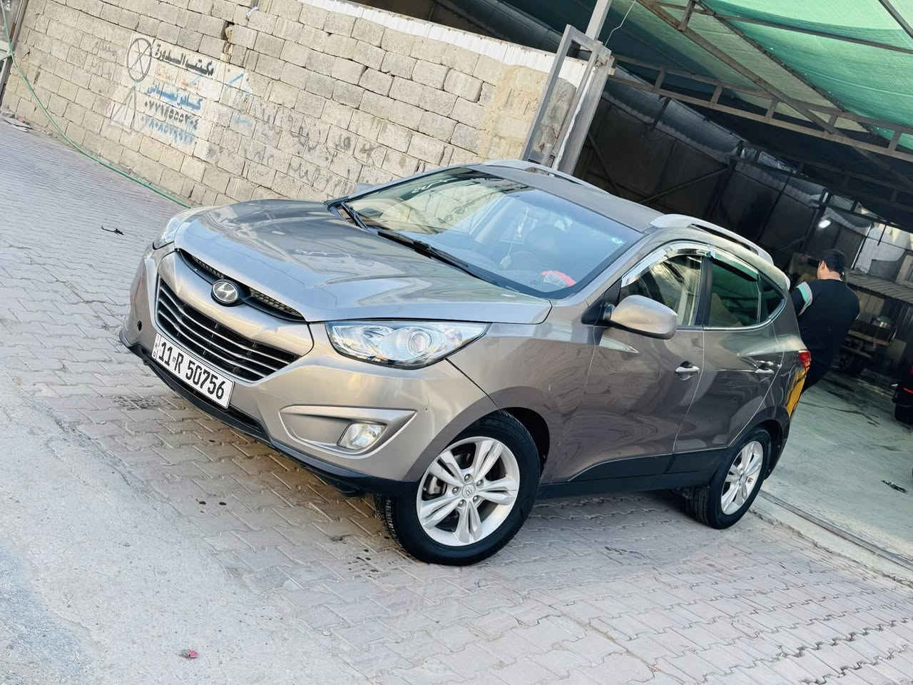 سلام عليكم (بيع او مراوس حسب قناعة)
ماشية 136

توسان 2011 امريكي كفاله عامه من صبغ فقط البنيد 

بدون ايرباك بدون دواخل بدوان شاصي 

مكينه دوش 2000 مواصفات نص فول 

كير مكينه مكفوله تخم تاير جديد قبل سبوع مشدود صدرها 80‎%‎ غرفتها 90‎%‎ 

رقم بغداد انكليزي تحويل مباشر 

مكانها بغداد 

للاستفسار على الرقم 

***********
