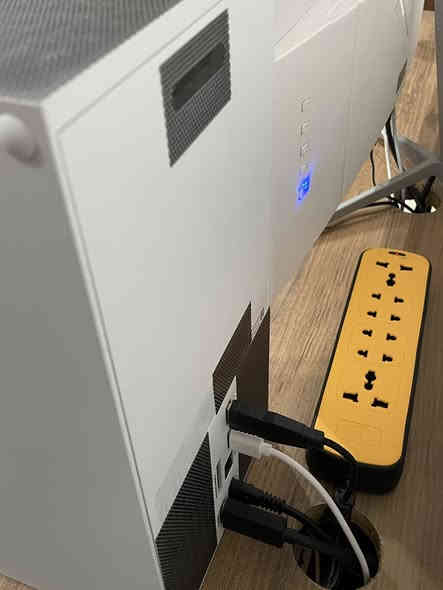 اكسبوكس سيريس اكس دجتال لون ابيض صارلي اقل من شهرين من اشتريته بعده حته الاشتراك مخلصان يجي ويا جوستك اول مطلعته من الكارتنه كبل خليتله كفر وستخدامي بيها كلشش قليل لان العب ماوس وكيبورد الجهاز ما اكلك اخو الجديد الجهاز جديد كلشش ونضيف كلشي ما بي تجي يمي تفصحه وتستخدمه وتدلل امانت الله الجهاز خير من الله يخبل بس ما عندي وقت استخدمه اصلآ هوه هسه الجديد مالته ب 800 اني رايده ب 650قفل جهاز تاخذه جديد مني واذا ما عندك حساب مال اشتراك اني انطيك بقه بي شهر مدري اقل ***********
