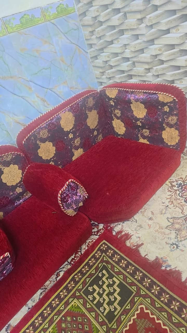 ديوان ارضي للبيع    11مقعد السعر100وبي مجال لاستفسار التصال على هاذة الرقم***********العنوان بغداد مدينة الصدر
