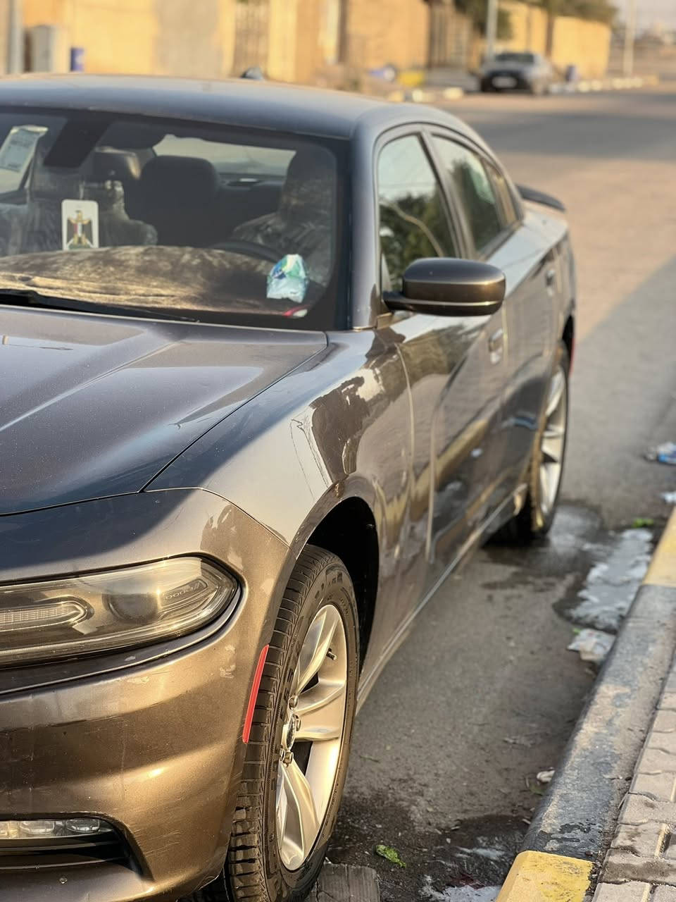 سلام عليكم جارجر للبيع موديل 2016 اصل سياره وراد امريكا بجم كبس بيه باب السايق مبدل او الباب الوره مرشوش جماليه الباقي كفاله كير محرك كله كفاله  سياره مكفوله لغد او شواصي محرك 3600 مواصفات SXT شاشه جبيره كشنات كهربائي تخم تايرات جديد حداده جديده رقم بصره بسمي تحويل ثاني يوم مكان السياره البصره سعر 177 وبيه مجال ***********
