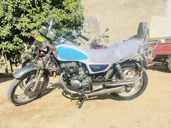 جني ٢٠١٣ جاهز من كلشي سلف هندر لايت اشاير باتري جديد وكلشي شغال بس الدشبول ممربوط مكاني ديالى شهربان سعر ٢٩٠ والشراي يدلل ***********
