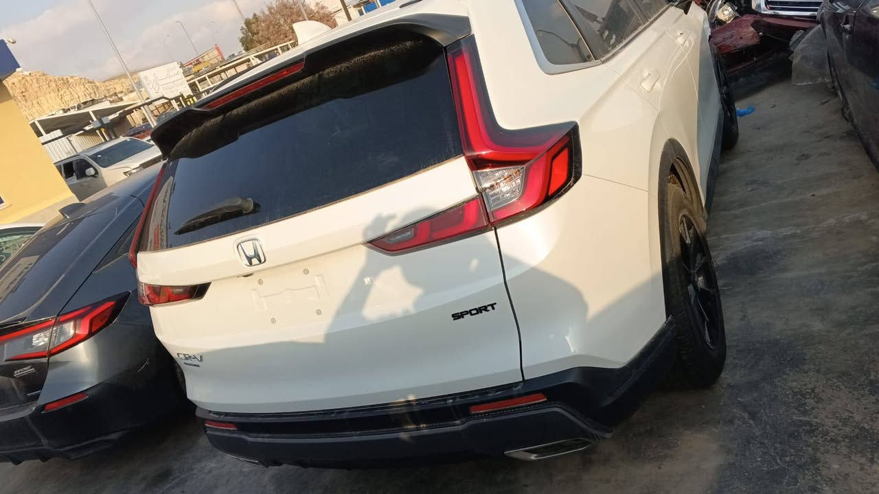 السلام عليكم هوندا CRV   هايبرد موديل 24 فول الفول فتحه بصمه رادارات كراسي كهرباء قطعتين  باقي مواصفات معروفه الفول حادثه موضح بالصور دعاميه ولايت داخل سياره موجودات سياره حاليا بعمان الحره تباع على وضعه تطلع أربيل سياره السعر 170 بيه مجال بسيط الإتصال على الرقم ***********
