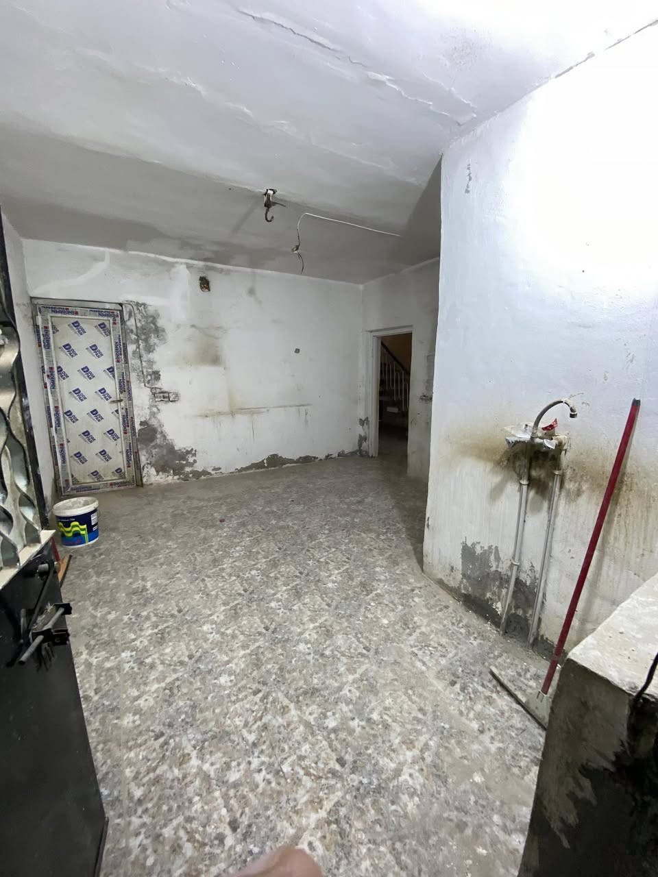 🏘️ / دار للايجار مسـاحه (٢٢٠)م 

1️⃣ طابق الاول / غرفه نوم ٢ . مطبخ . مجمع صحيات . استقبال  . 
هول . كراج سياره . حديقه 
2️⃣ طابق الثاني / بيتونه . سطح 

📍 الموقع / شارع ٦٠ قريب شارع العام                              

للأستفسار ☎️: (***********)
