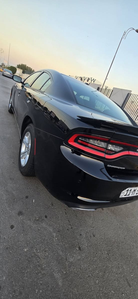 السلام عليكم للبيع دوج جارجر كندي كلين تايتل موديل2015 ماشيه117 سيارةمبيها كلوب نقص نضافه 100 من100 بيهاباردقليل وصبغ جاملغ خلفي جان بي باردموحلو وصبغته ومصورةفديو مال التصليح اي استفسار اتصال فقط خاص ممتواجد عنواني بغداد ***********
