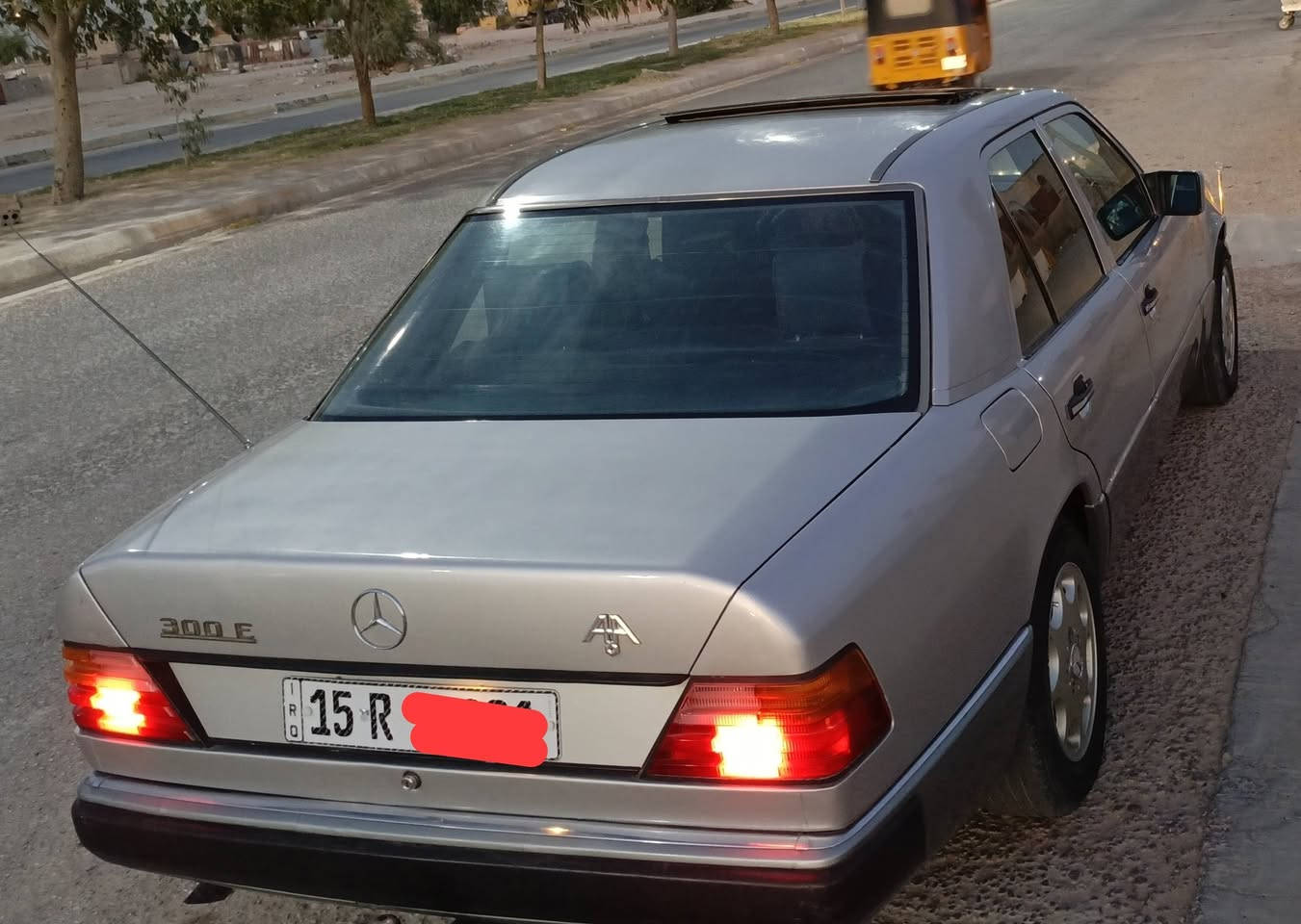 مارسدس دب موديل1992محور محرك بطه 3000 ديلكو  تبريد شغال السنتر يشتغل والفتحه طكتين قواعد بلاد لاخياس ولا لحيم السياره باسمي رقم انكليزي باي محافظه تداور  السعر 60وبيها مجال مكان السياره في كربلاء
***********
واتساب او اتصال
