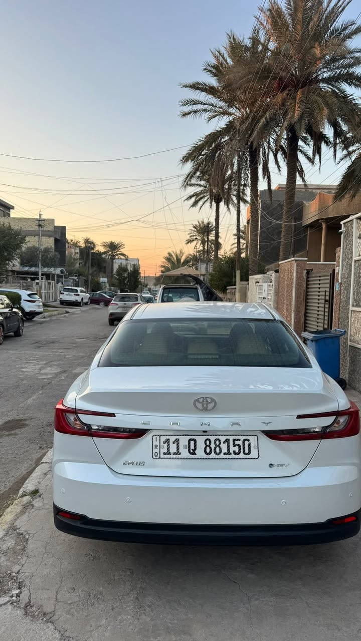 تويوتا كامري هايبرد 2025 خليجي وكالة عبد اللطيف جميل ياباني 
حجم المحرك 2.5 هايبرد
ماشية 46 الف كيلو
مكفولة من الصبغ و التبديل و البارد 
المواصفات
حساسات امامية و خلفية
كاميرا خلفية 
فتحة سقف 
المرايا الجانبية طي اوتر 
اشارة بالمرايا الجانبية
لد نهاري امامي 
بصمة تشغيل و ابواب 
حركة كرسي السائق كهرباء 
ثلاث وضعيات قيادة
شاشة تدعم خاصية ابل كار بلي
شحن لاسلكي 
منافذ طاقة تايب سي امامي خلفي
قطعتين تبريد 
اوتو هولد 
سايد بريك بصمة 
بردة خلفية كهربائية
ويل كب مع حساس ضغط الاطار  عدد 5
المراة الوسطية تعتيم ذاتي
السعر 249 $ ورقة 
مكان السيارة بغداد 
للاستفسار  ***********
