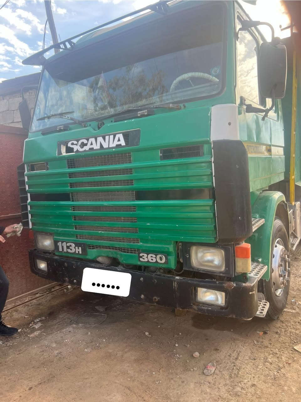 اسلام عليكم
تك سكانيا F اف للبيع محرك اخظر كير 5.5
موديل92
 السعر 180 
رقم الهاتف :***********
